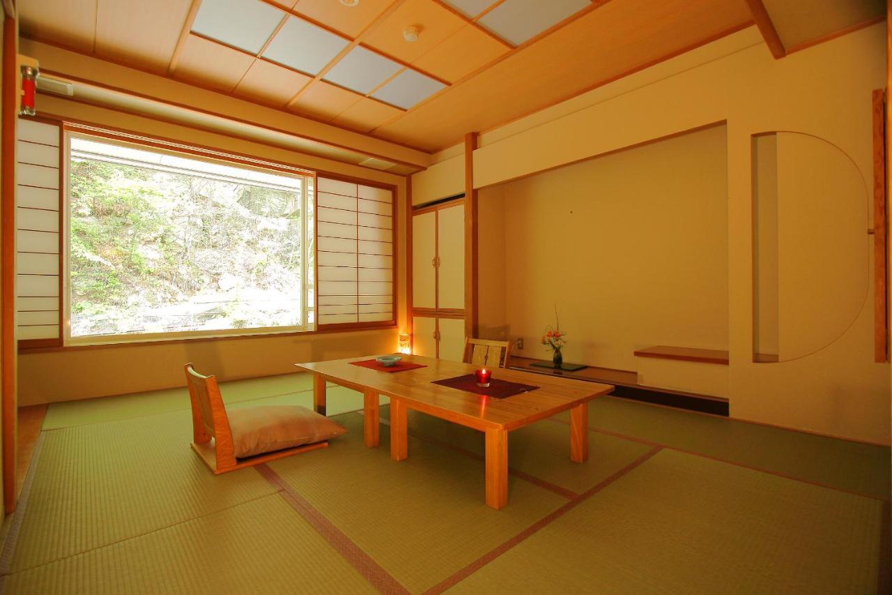 Yokoya Onsen Ryokan Chino Exterior photo